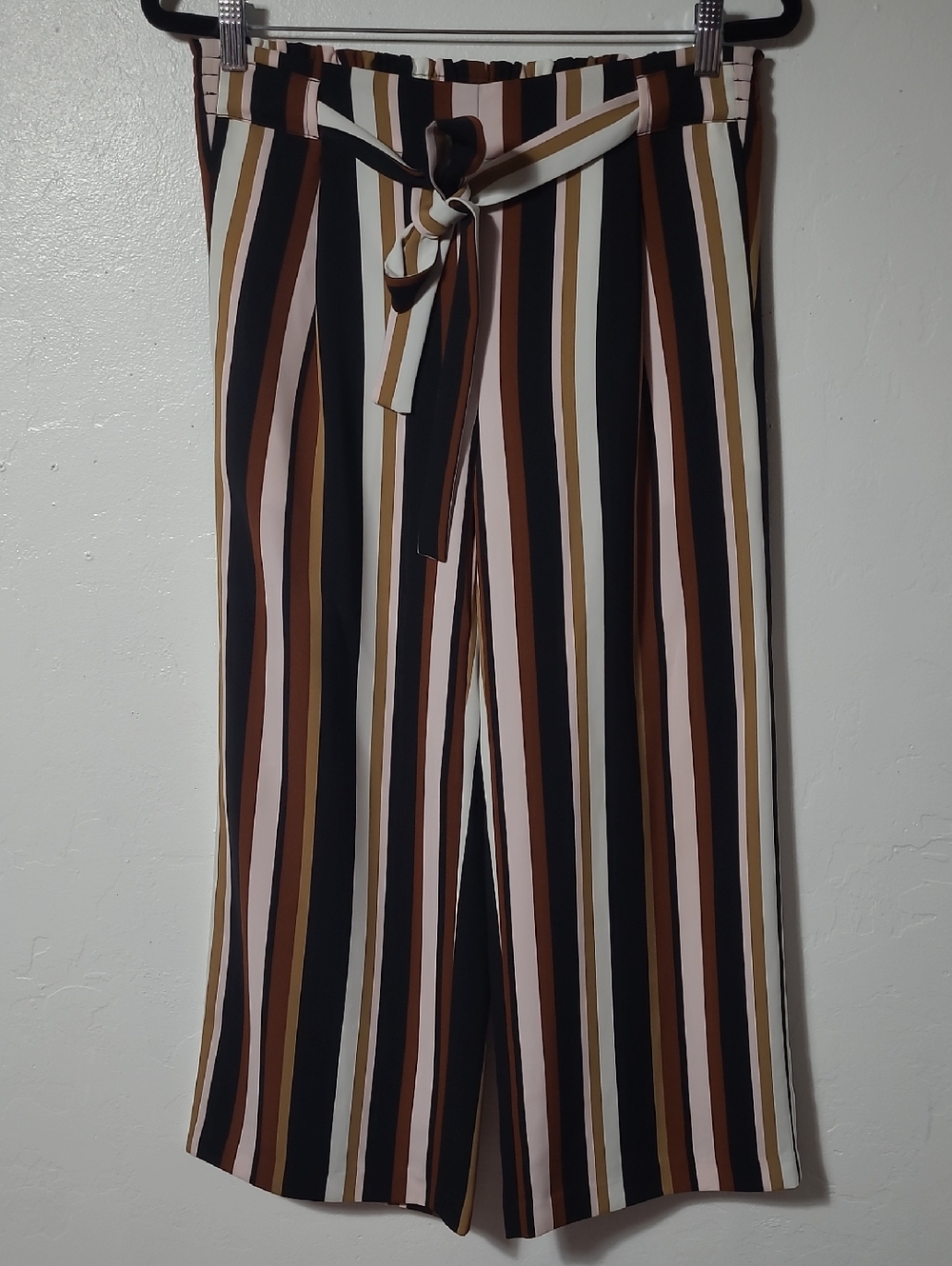 Striped Wide Leg Pant - Picture 2 of 8